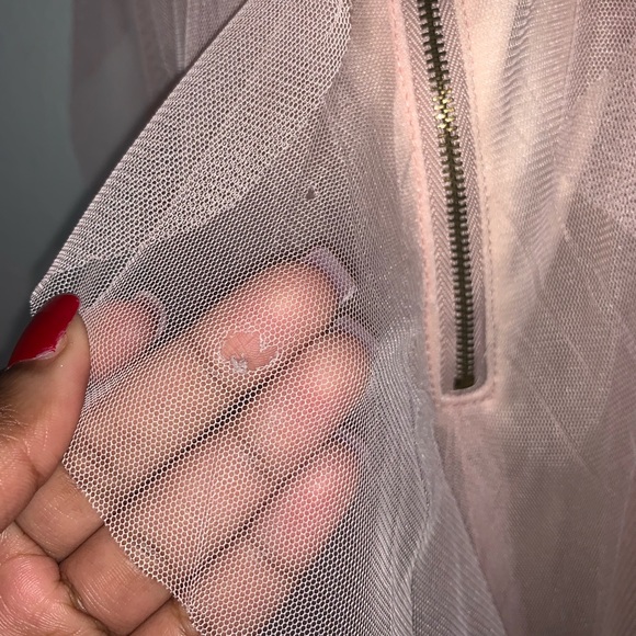 *SOLD* 💗LIGHT PINK RUFFLE PROM DRESS💗 - Picture 2 of 3